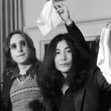 オノヨーコの資産の全貌｜数千億円規模の財産とその裏にある真実