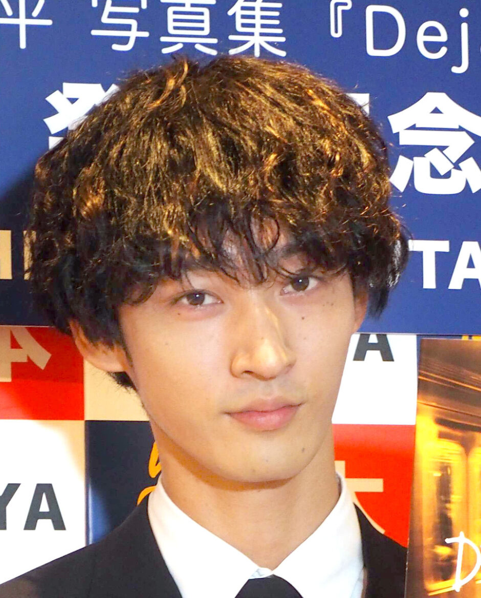 上杉柊平の実家の金持ち説や家族構成は？父親や母親の職業まとめ