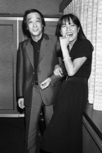 吉行淳之介の結婚相手で妻・文枝の年齢や職業とは？