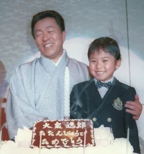 孫・シンタロウと孫御殿に刻まれた家族の歴史とは